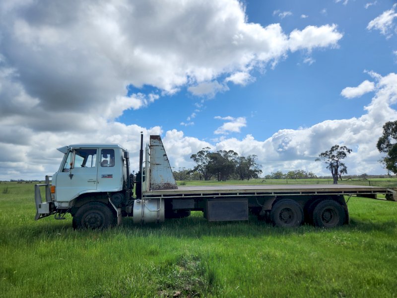 1990 Hino GS221 Tilt Tray Truck