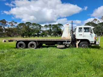 1990 Hino GS221 Tilt Tray Truck