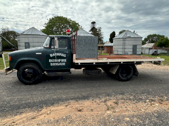 1972 International D1510 Tray Truck