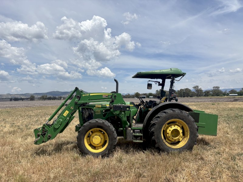 2018 John Deere 5085M Tractor with FEL
