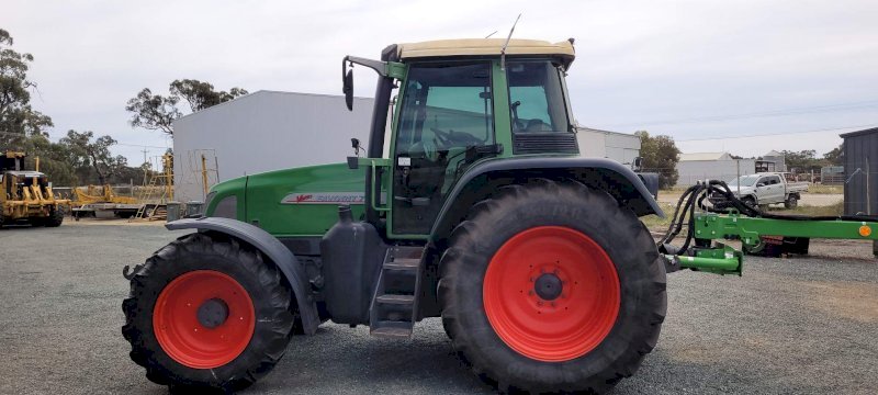 Fendt 712 Vario Tractor