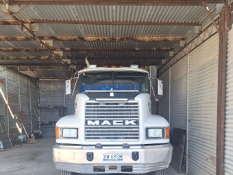 1997 Mack Elite CHR Prime Mover