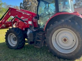 2014 Massey Ferguson 7614 Tractor  with FEL