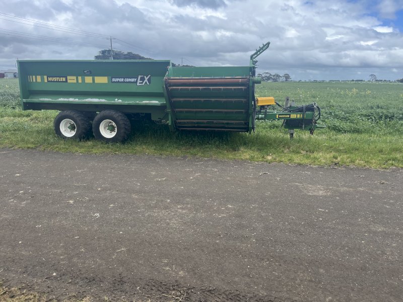 2018 Hustler Super EX Comby Feed Out Cart