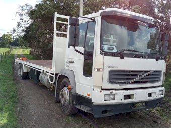 2002 Volvo FL250 Tray Truck