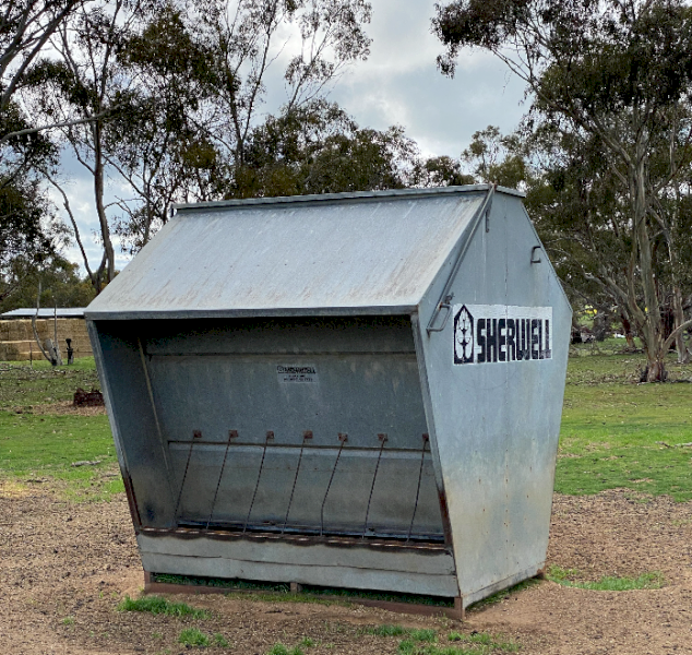 Sherwell Cattle Feeder