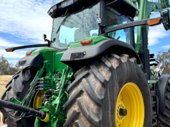 2021 John Deere 7R 210 Tractor with Integrated Front End Loader