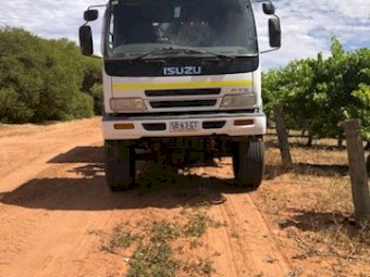 Isuzu 750 Crane Truck With Hiab 102