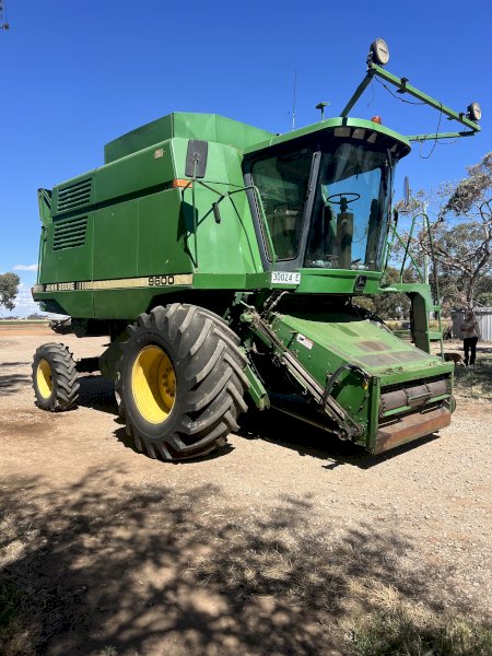 John Deere 9600 Header with 930 D Front
