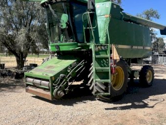 John Deere 9600 Header with 930 D Front