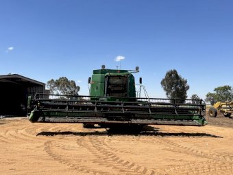 John Deere 9600 Header with 930 D Front