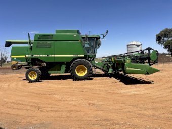 John Deere 9600 Header with 930 D Front