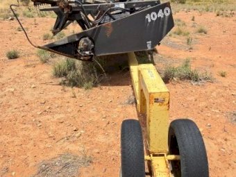 MacDon 1040 Draper Front