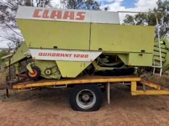 Class Quadrant 1200 Baler