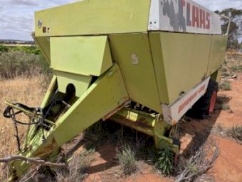 Class Quadrant 1200 Baler