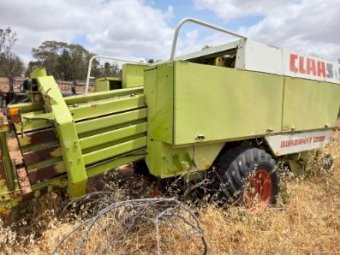 Class Quadrant 1200 Baler