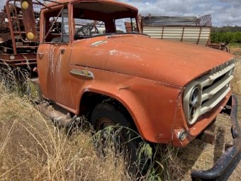 International AB 160 Truck with Trailer