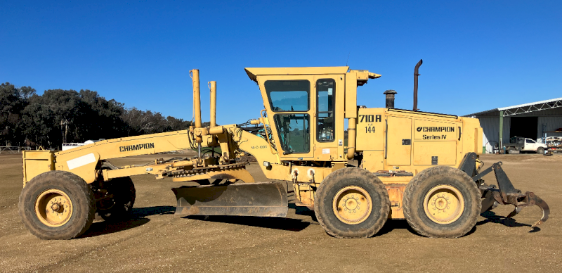 Champion 710A Road Grader