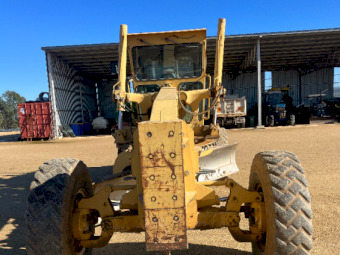 Champion 710A Road Grader