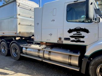 2000 Volvo NH460 Prime Mover