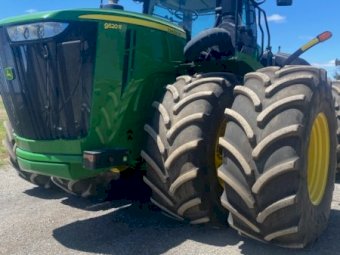 2021 John Deere 9520R Tractor