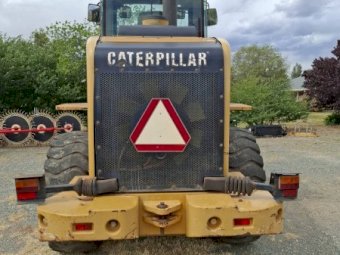 Caterpillar 930 G Front End loader with Attachments