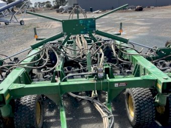 John Deere 1890 Disc Seeder
