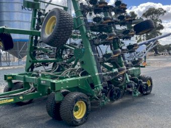 John Deere 1890 Disc Seeder