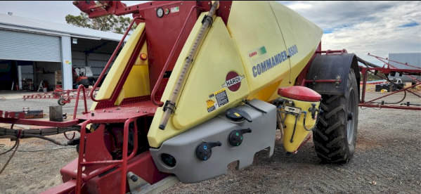 2018 Hardi 6500 Boom Spray