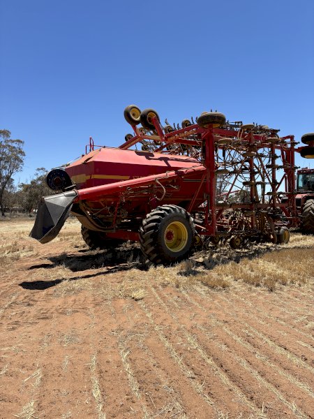 60' Seedhawk Airseeder