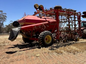 60' Seedhawk Airseeder