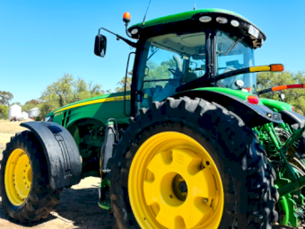 2017 John Deere 8320R Tractor