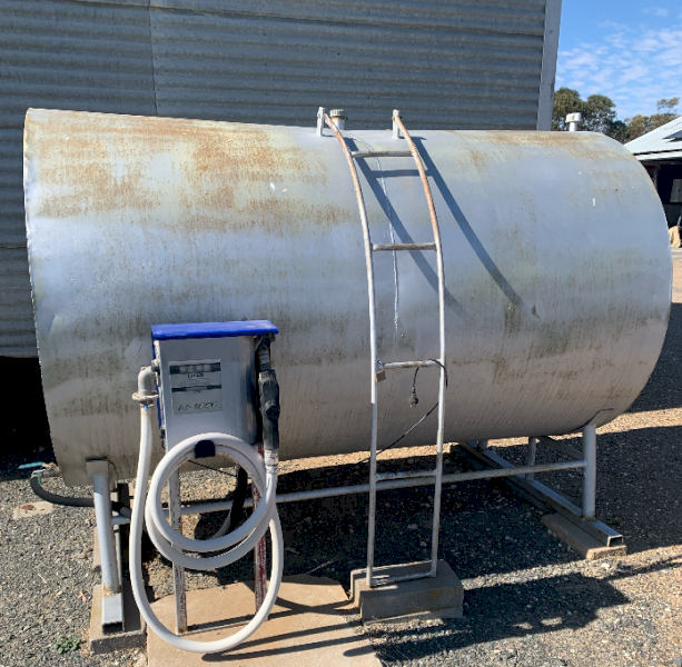 2014 Adam Diesel Fuel Pump with 4000L Fuel Tank on Stand