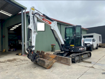 E55Z BOBCAT LONG ARM AND TILT HITCH