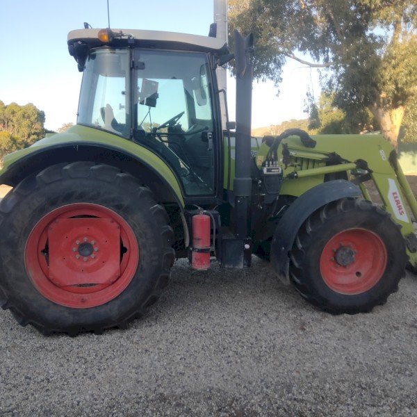 Claas Arion 620C Tractor