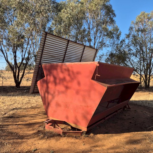 2 x Cattle Feeders