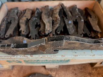 62 x New Agmaster Knife Points