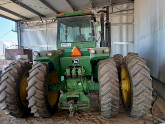 John Deere 8450 Tractor