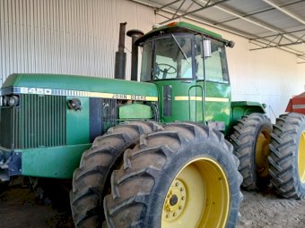 John Deere 8450 Tractor