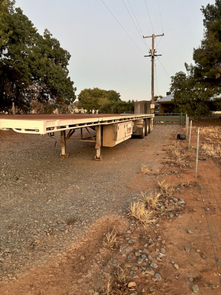 2004 45' Vawdrey Flat Top Trailer