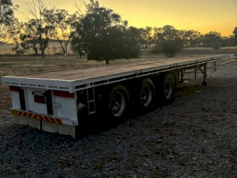2004 45' Vawdrey Flat Top Trailer