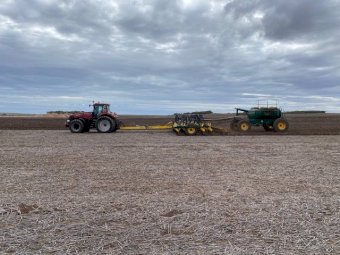 Simplicity Allrounder 9000L Air Seeder With 43Ft Bar