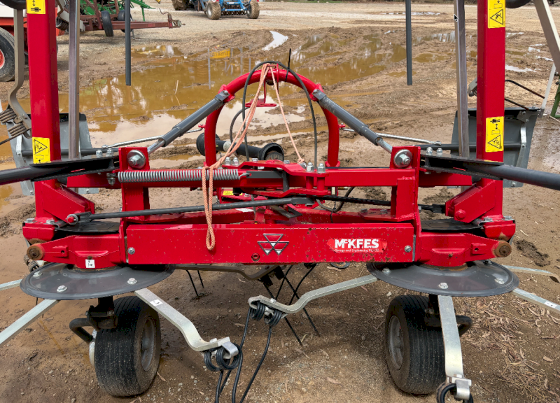 Massey Ferguson TD524DN Tedder Rake
