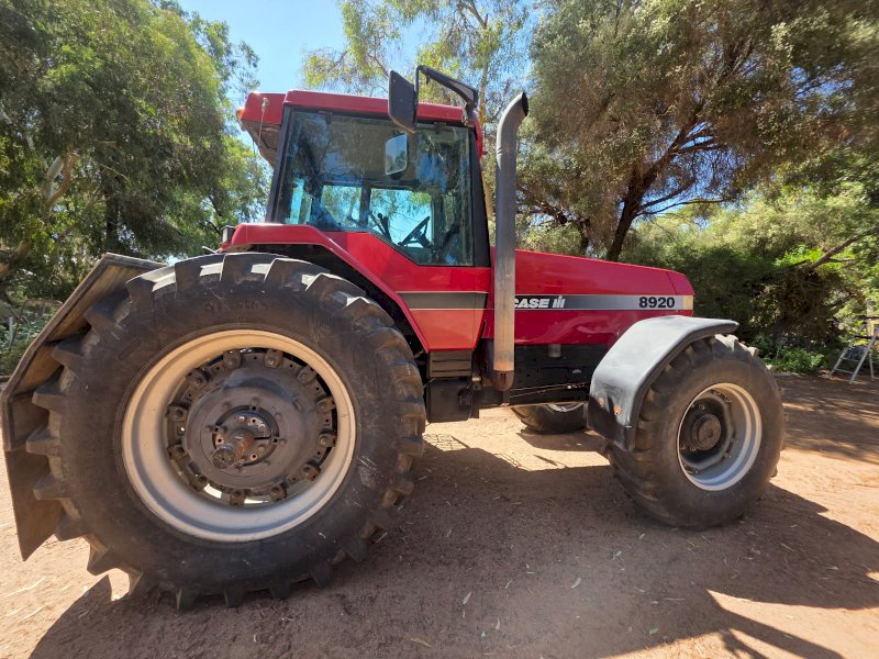 Case IH Magnum 8920 Tractor
