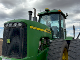 2004 John Deere 9220 Articulated Tractor