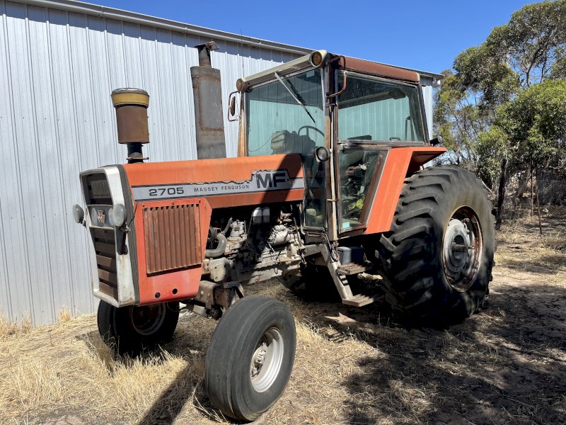 Massey Ferguson 2705 Tractor