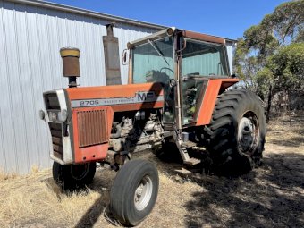 Massey Ferguson 2705 Tractor