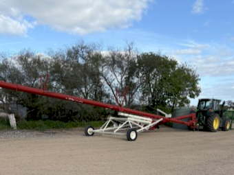Farm King 10-80 Swing Away Auger