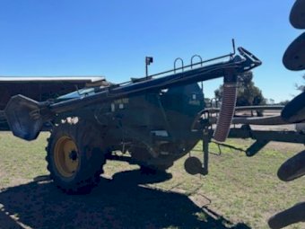 Simplicity 5700 TR2 Air Cart With Gason 5100 Cultimaster