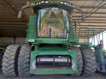 2014 John Deere S680 Header with 2011John Deere 640D Front and Trailer